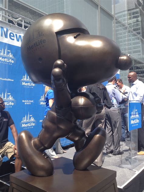 MetLife Snoopy Dedication Ceremony | Metlife snoopy, Snoopy, Met life