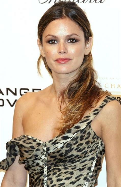 Rachel Bilson Hot Bikini Pictures Looking Very Sexy In Leggings