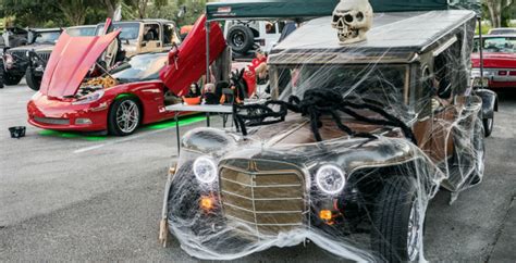 How to Give a Spooky Look to Your Car This Halloween