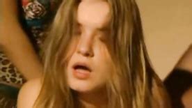 Porno Famosas Novinha Vagabunda Fazendo Sexo Anal Na Suruba Cnn Amador