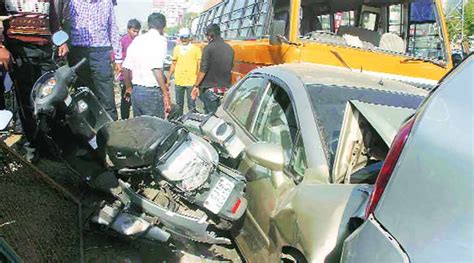 Three Killed 2 Injured In Surat Road Accident The Indian Express