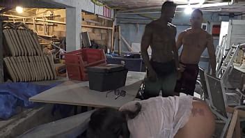 Dos tíos comiendo morena en el barco échale un vistazo Ellas4 XVIDEOS