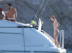 Iggy Azalea In A Bikini On A Yacht Off The Coast Of Mexico Phun Org Forum