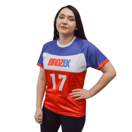 Тренд в дизаине футболок, популярность моделей и польза в рекламе