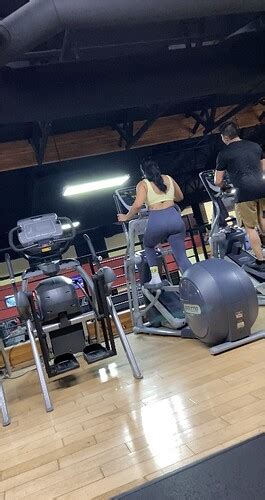 Latina Had Everyone Staring Video Spandex Leggings Yoga Pants Forum