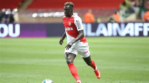 Manchester City se lleva al defensor más caro del mundo - TyC Sports