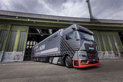 Man Und Abb Arbeiten Am Megawatt Laden F R Elektro Lkw Im Fernverkehr