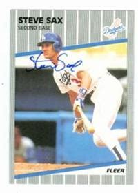 Steve Sax autographed baseball card (Los Angeles Dodgers) 1989 Fleer #70