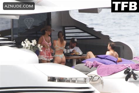 Antonela Roccuzzo Nude Aznude