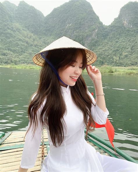 Hot girl Thanh Thủy Người tình bí mật của cầu thủ Quang Hải NUDEVN