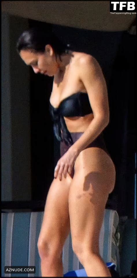 Jessica Alba Sexy Seen Flaunting Her Hot Body In A Bathing Suit During Her Vacation In Cabo Aznude