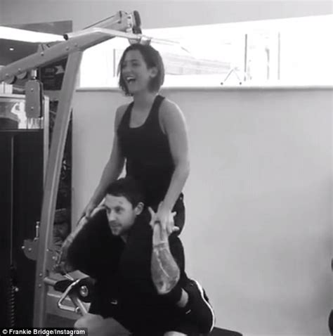 Frankie Bridge Flaunts Her Gym Honed Frame In Coral Bikini Daily Mail Online