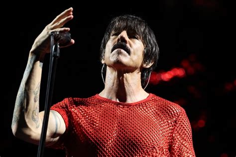 Show do Red Hot Chili Peppers esquenta ainda mais a noite de Curitiba veja fotos e vídeo