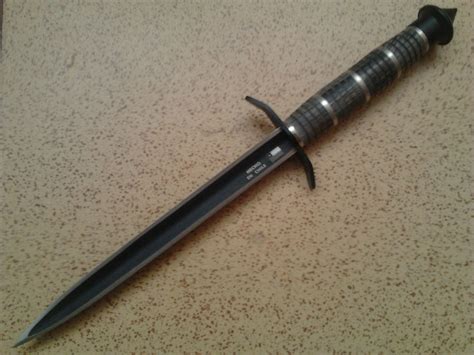 Чилийский трехгранный стилет на фотосессию отдается