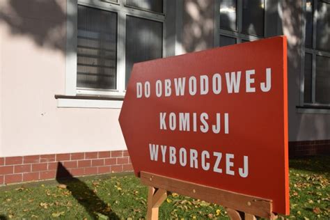 Wybory 2023 Spłynęły Oficjalne Dane Z Połowy Obwodów Jakie Wyniki Podaje Państwowa Komisja