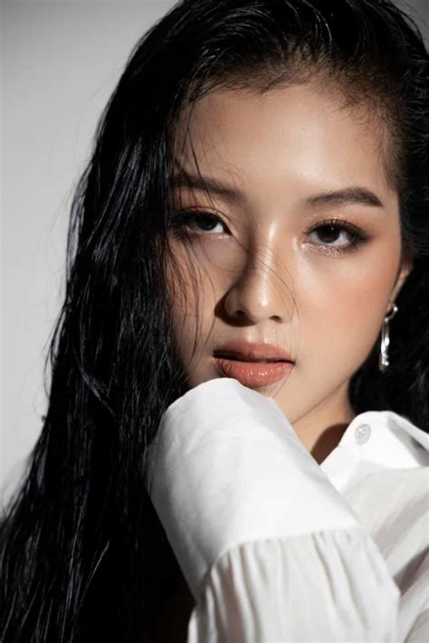 Người đẹp chuyên bị lừa tình của VTV Từng là hot girl hôi nách được dân mạng săn lùng tuổi