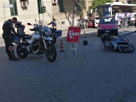 Messina Auto E Moto Si Scontrano Sul Viale Boccetta Centauro In