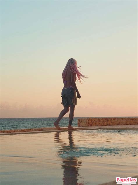 Karol G Aka Karolg Nude Leaks OnlyFans Photo 9 Fapellas