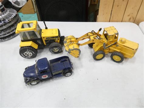 Lot Of 3 Vintage Toy Trucks Incl Ertl Pressed Steel, Chevy Wrecker ...