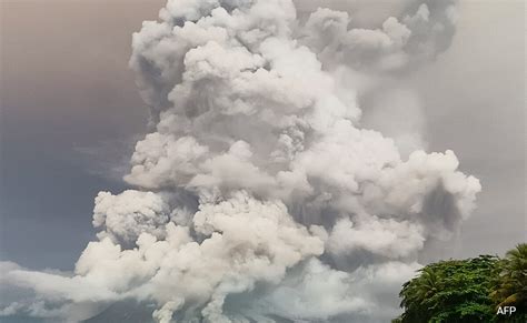 Indonesia Volcano Erupts Thousands Evacuated Over Tsunami Threat