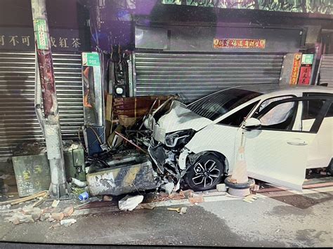 警政報馬仔 自小客車失控自撞臺電變電箱 南警車內起獲毒品送辦 內政部警政署警察廣播電臺全球資訊網