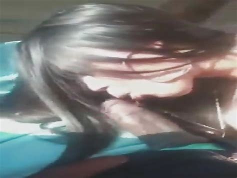 Amateur Pijpbeurt In De Auto Pornozot