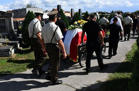 Galerija Neutješna obitelj i prijatelji oprostili su se od Davora