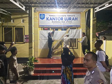 Palang Kantor Dibuka Camat Jamin Lurah Lama Kembali Halmahera Raya