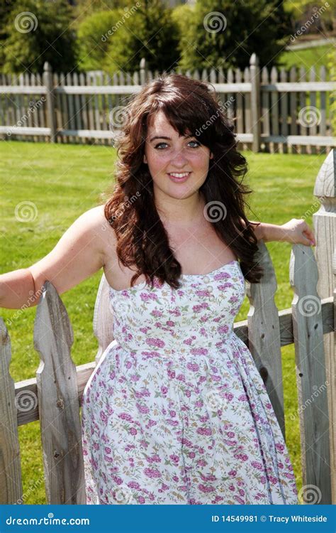 Sparato Della Ragazza Teenager Del Brunette Grazioso Immagine Stock Immagine Di Naughty