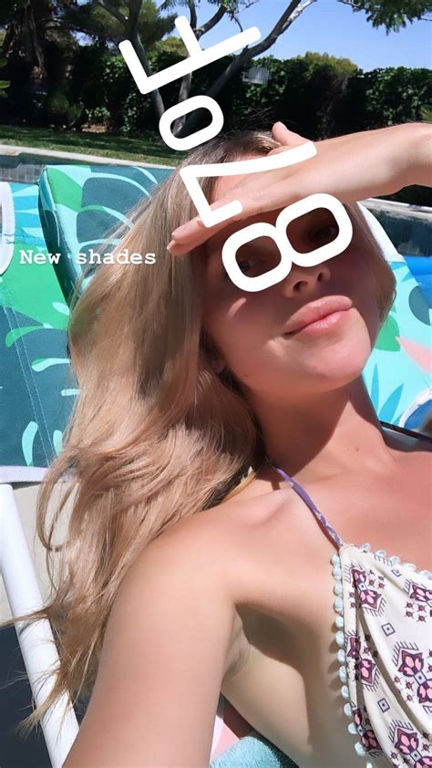 Bikini Side Boob Scrolller