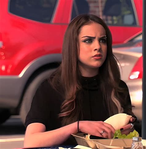 Elizabeth Gillies Victorious Season 1 Jade West