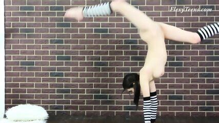 Super Flexible Babe From Russia Ariella
