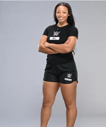 Justin Fields Sister Joins The Wwe Next In Line Program Terez Owens