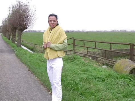 Hot 18 Year Old Farm Girl Masturbates Outside Seventeen