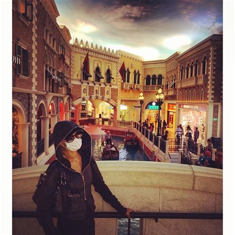 Paris Hilton Bikini Dubiai2 DrunkenStepFather