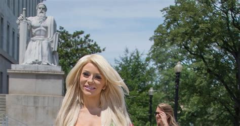 W bikini z sałaty Styl w INTERIA PL