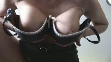 Sizzling Hot Non Professional Brunette Hair Slutwife Shows Her Milf Arse XXX FemeFun