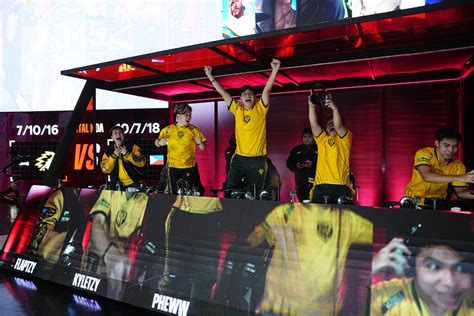 AP Bren Juara M5 World Championship Menang Dramatis Dari ONIC Esports