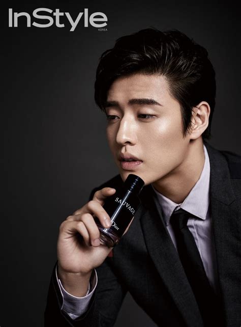 Nam diễn viên lột xác thành hot boy sau khi bị bạn bè bắt nạt vì quá béo ngắm ảnh tốt nghiệp