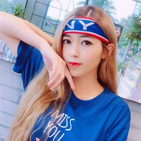 Clip Linh Barbie không che Hot Tiktoker lộ hàng mới nhất