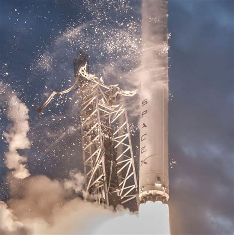 Spacex Rocket With A 3d Printed Part 3d Printing Industry