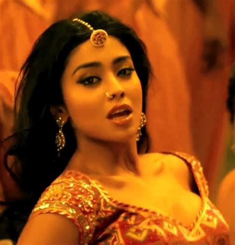 Naked Shriya Saran In Zila Ghaziabad