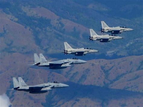 🇯🇵🤝🇵🇭 Two Jasdf F 15js Escorted By Three Paf Fa 50phs During Ph Jp