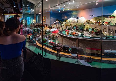 Exhibits - California State Railroad Museum