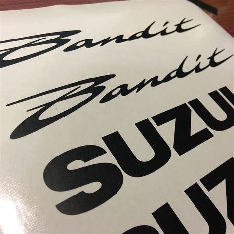 Наклейки для мотоциклов. Мотонаклейки из винила для Yamaha, Kawasaki ...