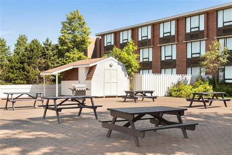 Travelodge by Wyndham Sydney | Sydney, NS Hotels
