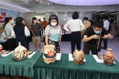 有爱！591件残疾人手工艺品义卖约20万元|深圳市_新浪新闻