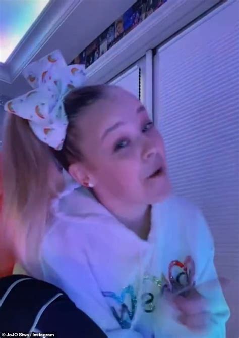 Jojo Siwa Confirms She Came Out As Lgbtq After Wearing Best Gay Cousin Ever Shirt