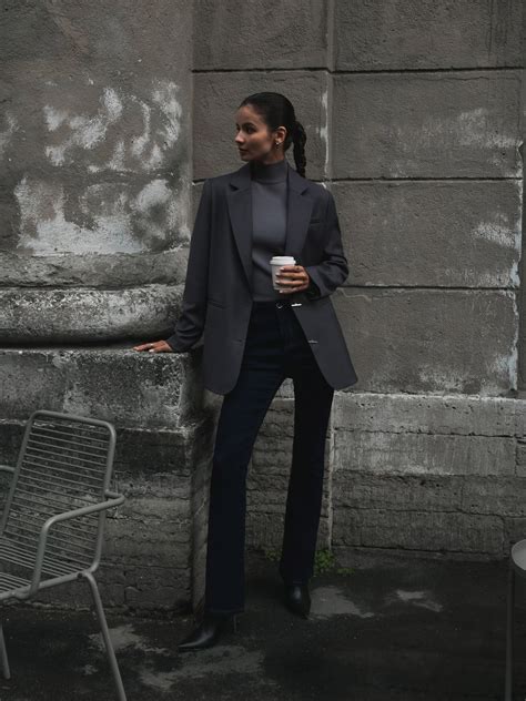 Расклешенные джинсы на высокой посадке :: LICHI - Online fashion store