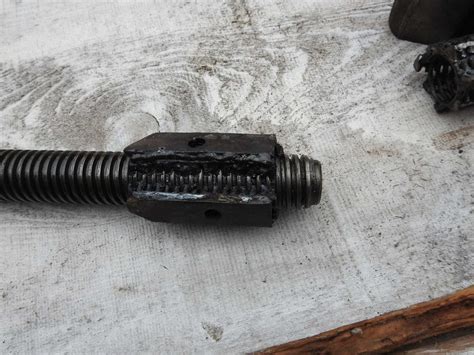 Как из прутка сделать ходовой винт для тисков без токарного станка